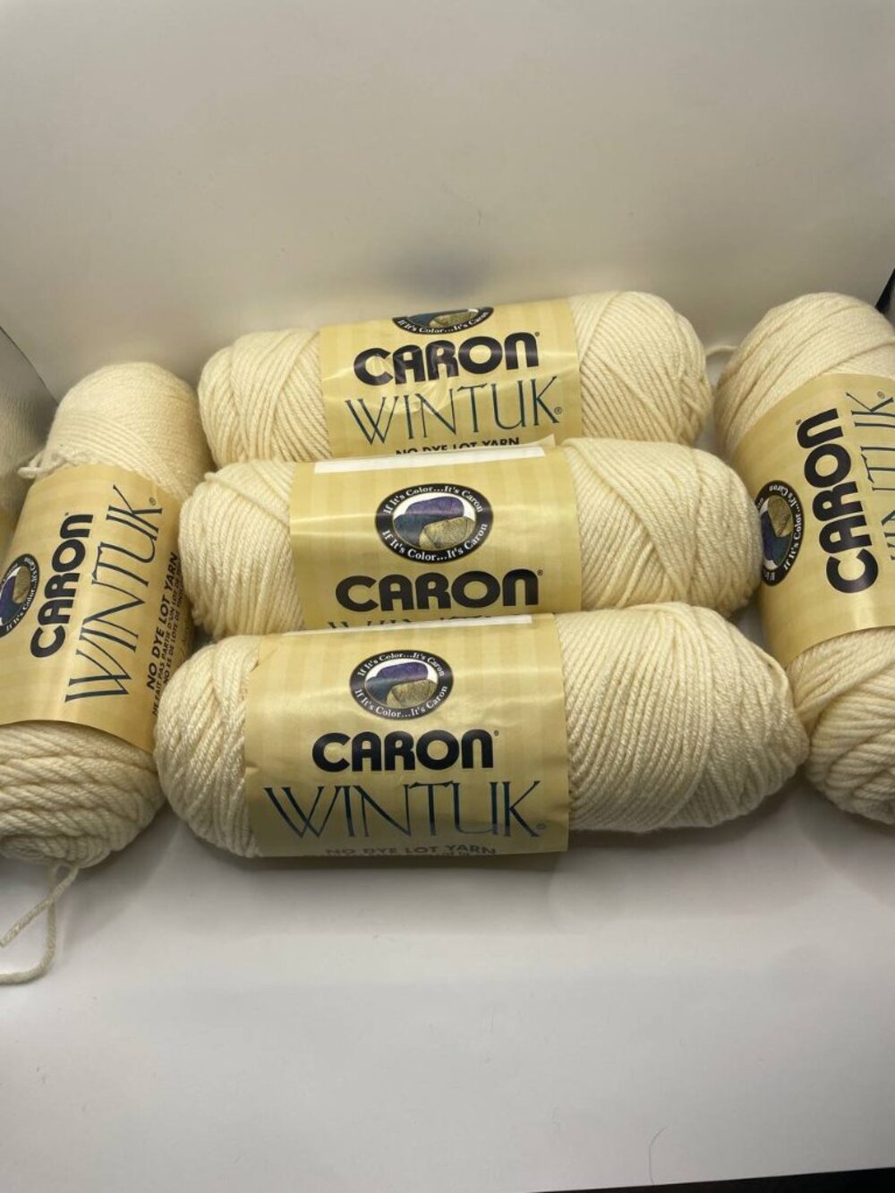 NWT Caron Wintuk Worsted Weight Acrylic Yarn - Fisherman 3062 - Cozy & Classic